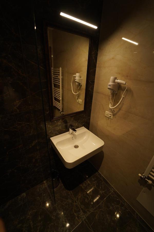 Monarch Hotel بريزرن المظهر الخارجي الصورة