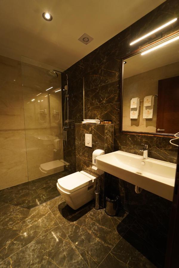 Monarch Hotel بريزرن المظهر الخارجي الصورة