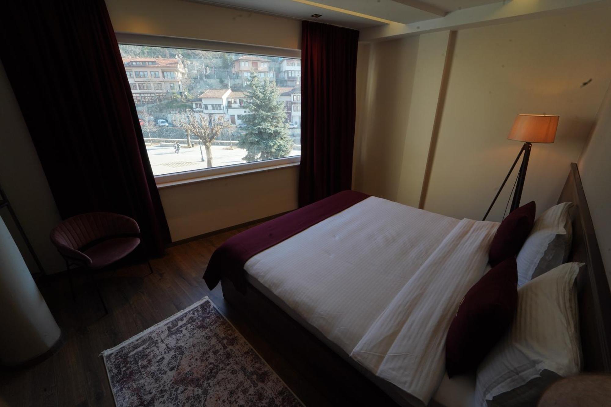Monarch Hotel بريزرن المظهر الخارجي الصورة