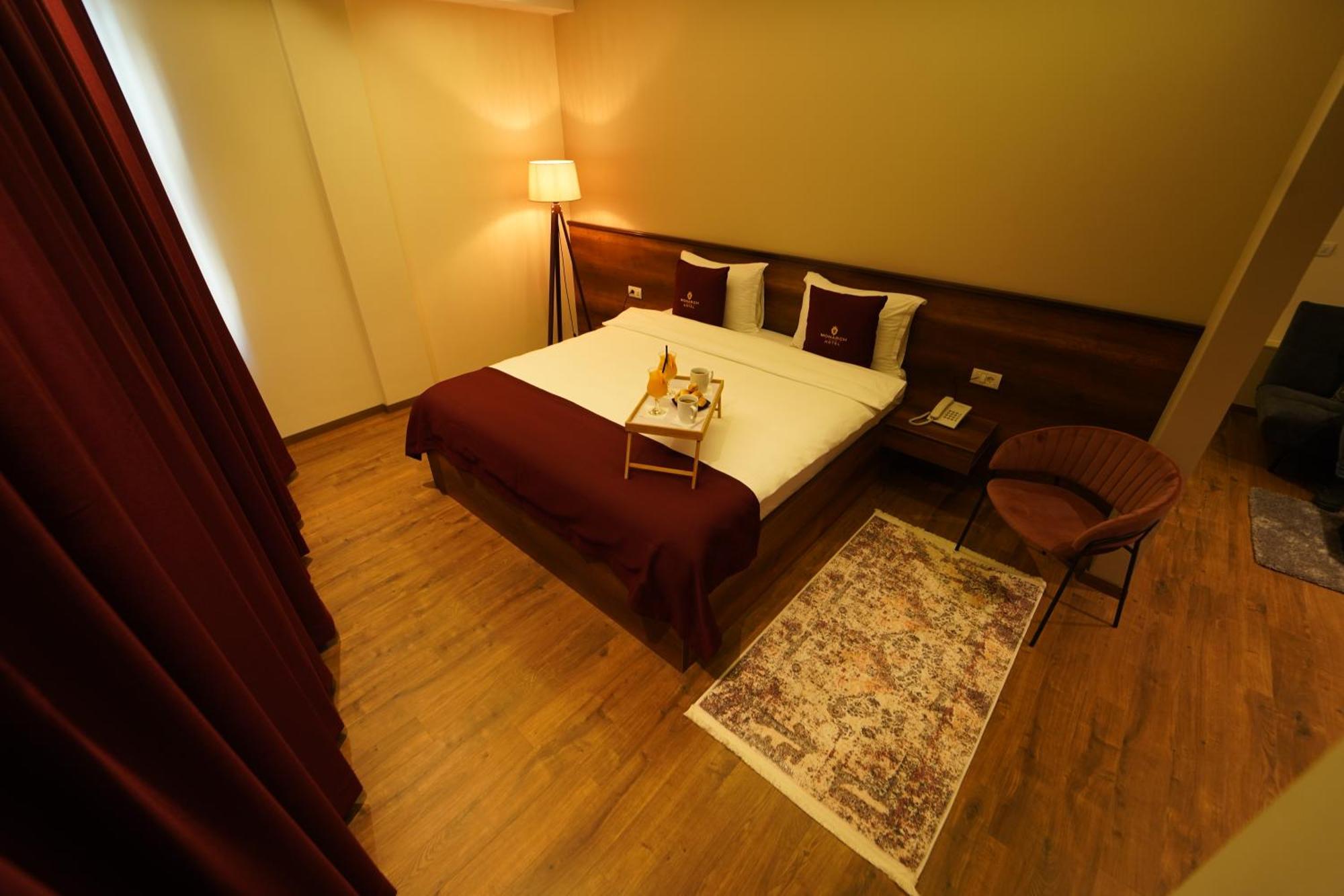 Monarch Hotel بريزرن المظهر الخارجي الصورة