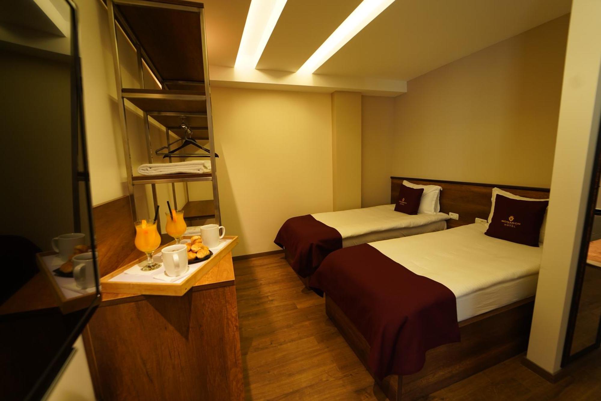 Monarch Hotel بريزرن المظهر الخارجي الصورة